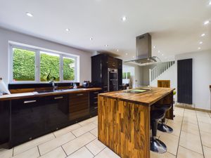Kitchen- click for photo gallery
